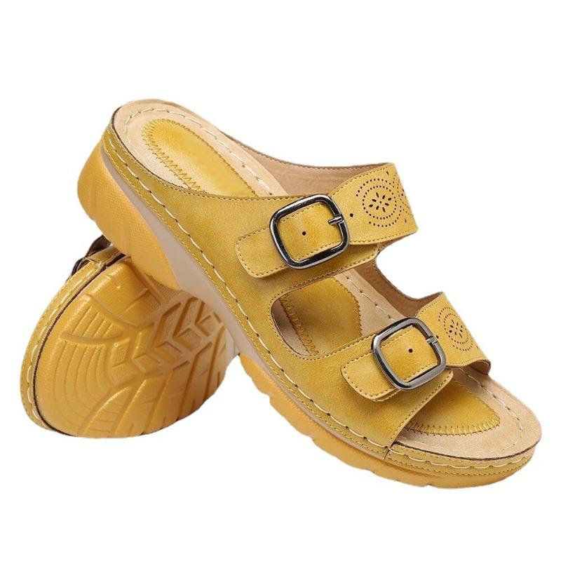 Spring and summer new one-word flat-bottomed cool slippers women's casual large-size belt buckle slippers platform beach shoes