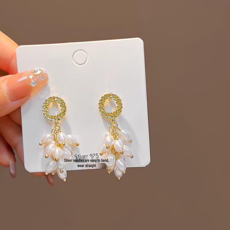 Elegant Grape Cluster and Wheat Ear Tassel Earrings for Women - Fashionable and Versatile Slimming Ear Jewelry