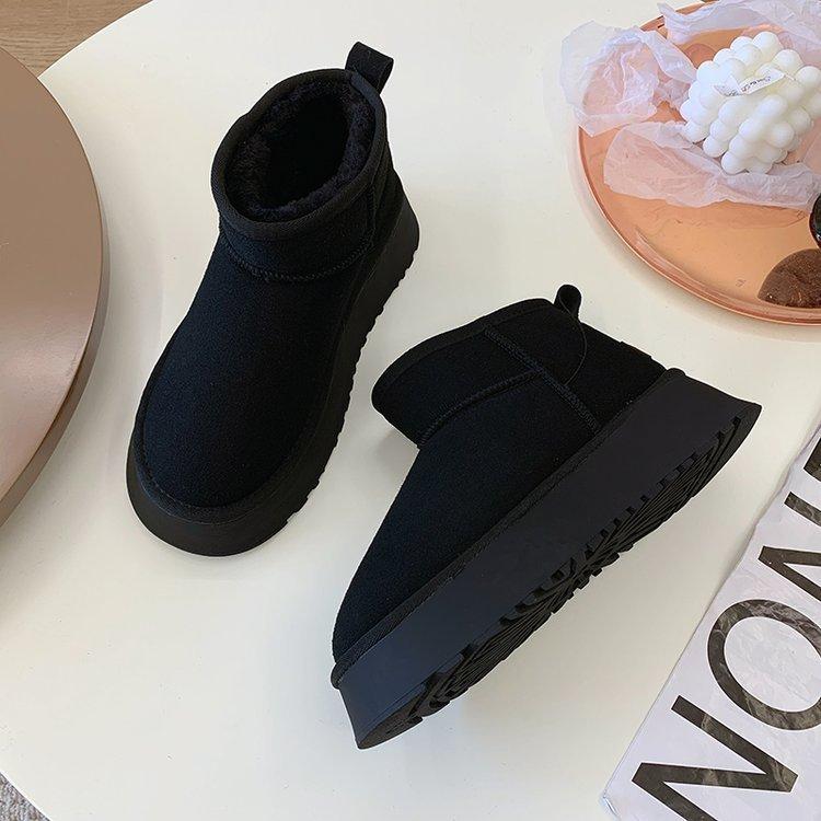 

[Yushilai] Real fur integrated thick-soled non-slip snow boots women s 2025 winter velvet thickened warm short boots 35