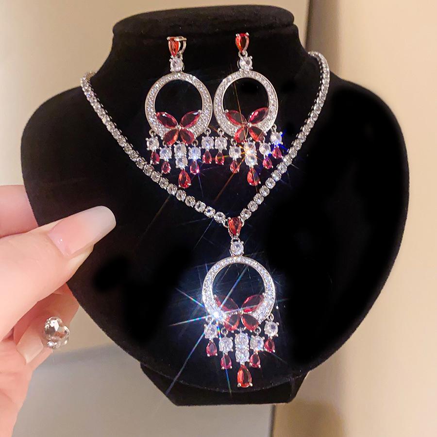 Exquisite French Zircon Flower Jewelry Set: Court-Style Clavicle Necklace & Pendant Earrings