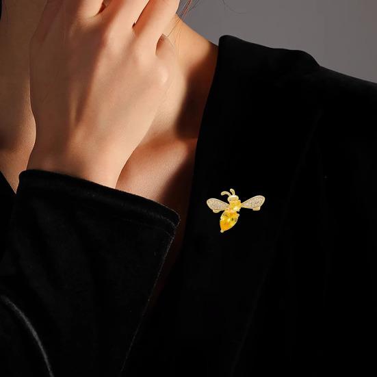 Mini Brooch Dazzling Rhinestone Inlay Bee Shape Zinc Alloy Pin Suits Coats Sweaters Scarves Badge Outfit Accessory