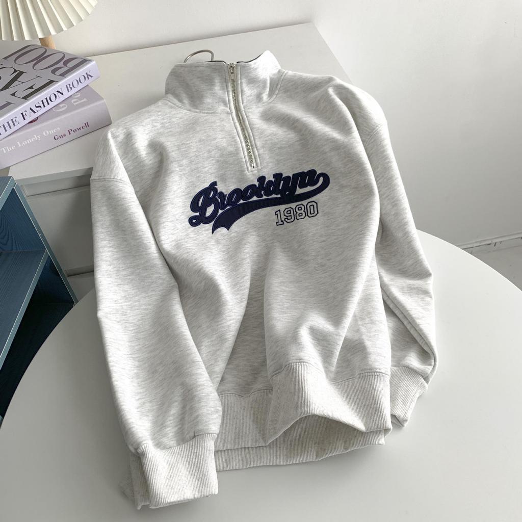 Women's Light Grey Retro Embroidered Casual Half-Zip Sweatshirt