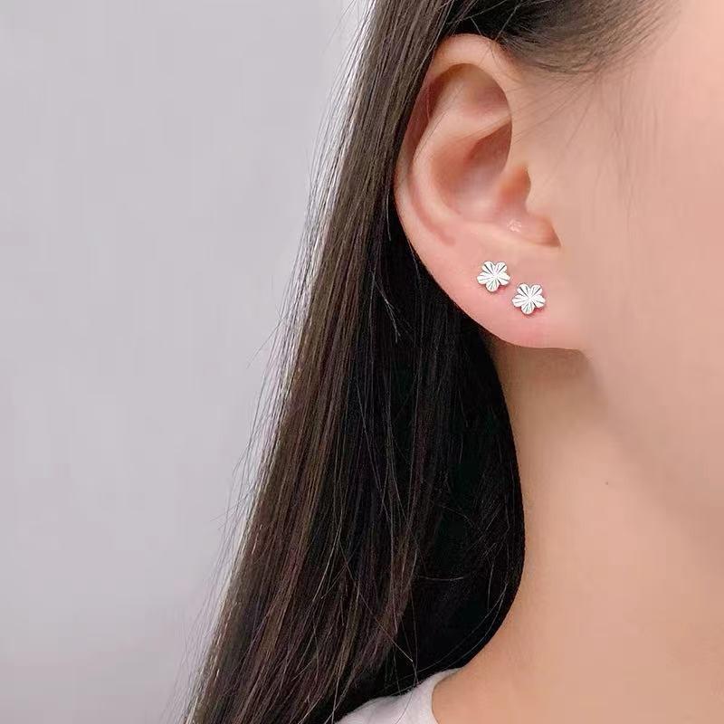 Raising Ear Holes, Small Stud Earrings for Women, Simple, Sweet, Small and Fresh Earrings, Niche Design, Versatile Earrings