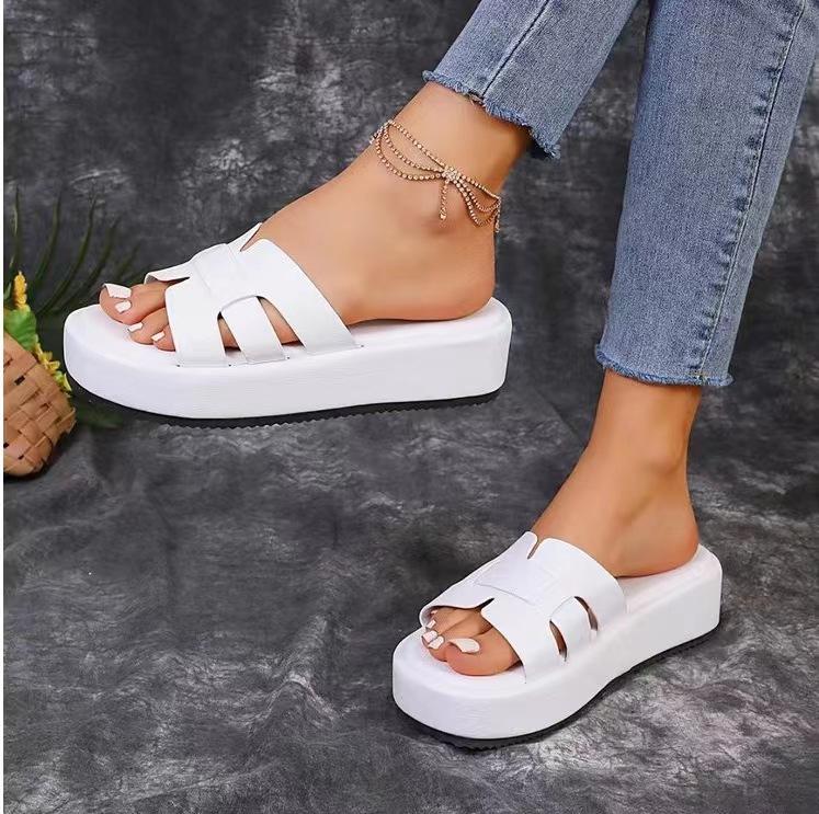 Large size foreign trade platform slippers women's new round head outer wear fashionable multi-color wedge heel one-character cross-border drag