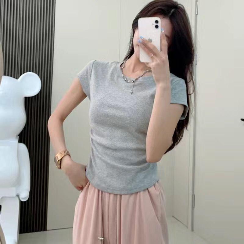 

2024 Летняя Приталенная Футболка с Драпировкой, Круглым Вырезом и Минималистичным Коротким Рукавом Small