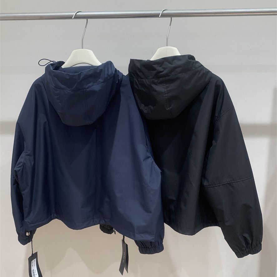 Damen Lässige Kapuzen-Windjacke Kurze Jacke Frühling Locker Geschnitten Doppelreißverschluss Buchstabenaufdruck