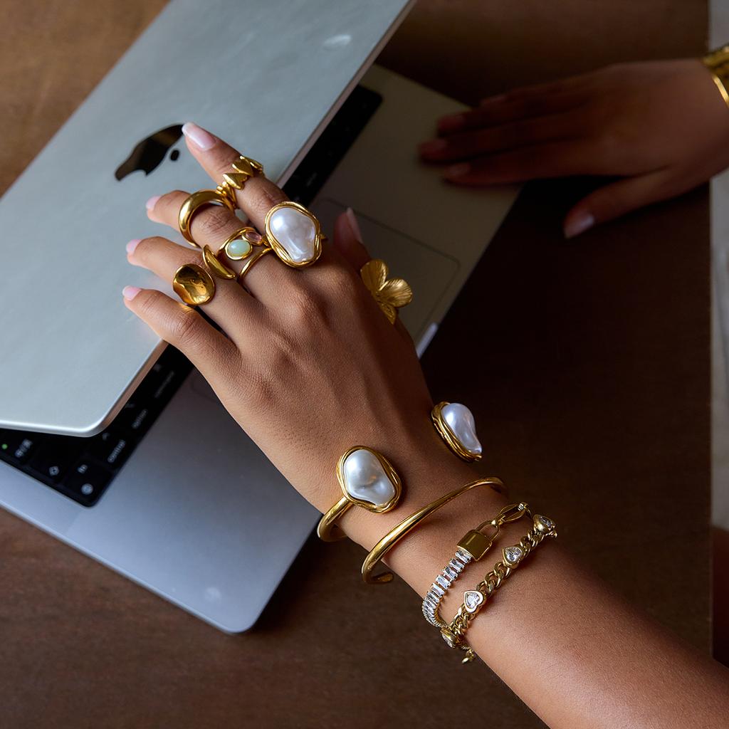 Yori Distinctive Special Shaped Resin Pearl Open Bracelet Bangle 18K Gold Plated Fashion Women Trendy Jewelry Gifts Bijoux