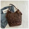 2025 Early Autumn Large-Capacity Leopard Print Retro Shoulder Tote Bag