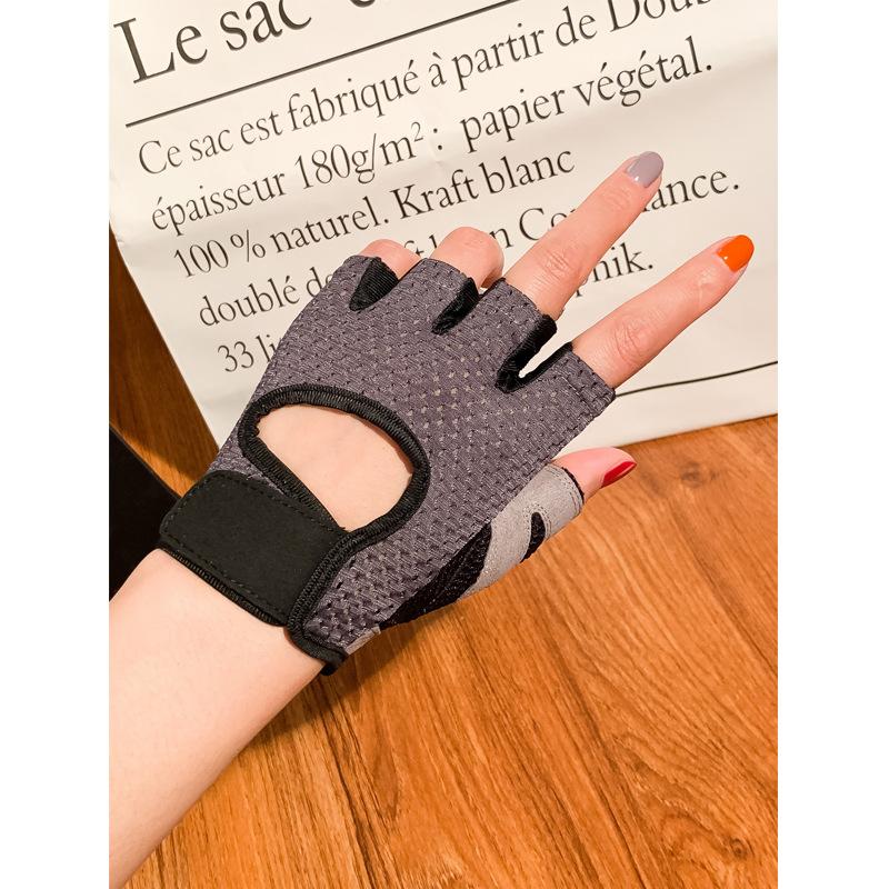 

Fitness gloves men s and women s summer sports half finger thin non-slip and wear-resistant S сірий колір