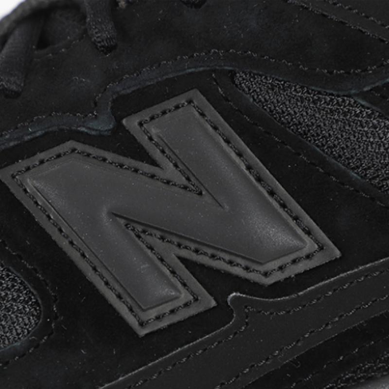 New Balance 878 Triple Black