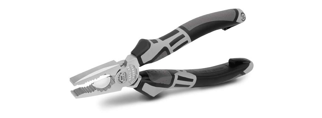 MATADOR Drive Socket Wrench Set with Dedicated Tool Box and Ratchet Handle for the Z90 Set 8145 61-Piece 1/4" & 1/2" (Product Code 2115)