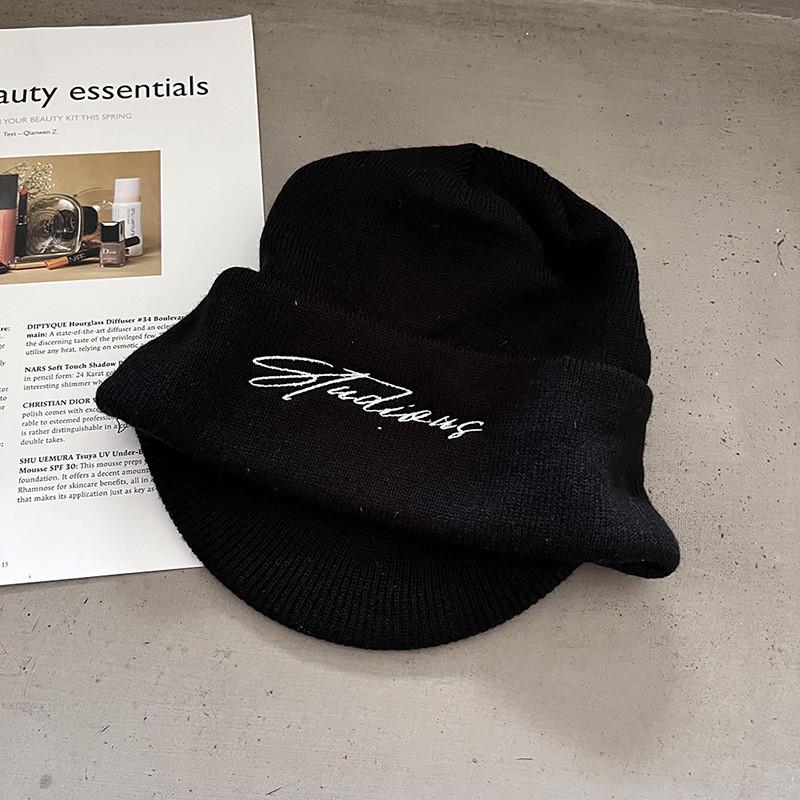 

Retro Streetwear Knitted Cap With Embroidered Letters For Winter Warmth чёрный