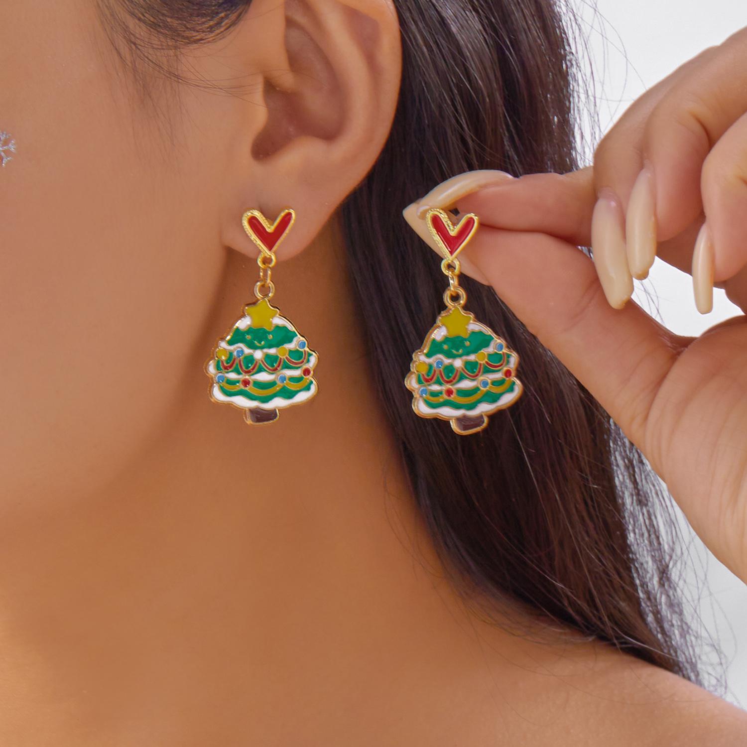 

New Fashion Red Heart Christmas Collection Earrings For Women Gingerbread Man Santa Claus Xmas Tree Wreath Earring Party Jewelry