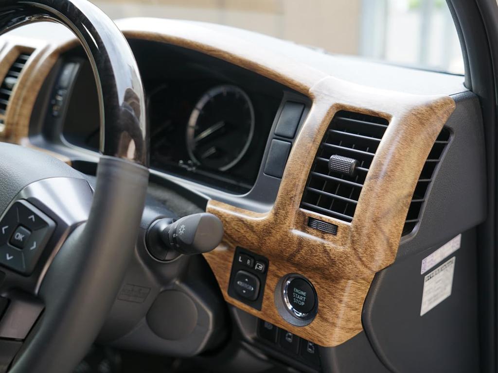 Innenraumverkleidung aus Naturholz für Toyota Hiace 200er Serie und 8. Standard Super TRISTAR'S [16-teilig (4., 5., 6., 7., Generation, Karosserie, GL)]