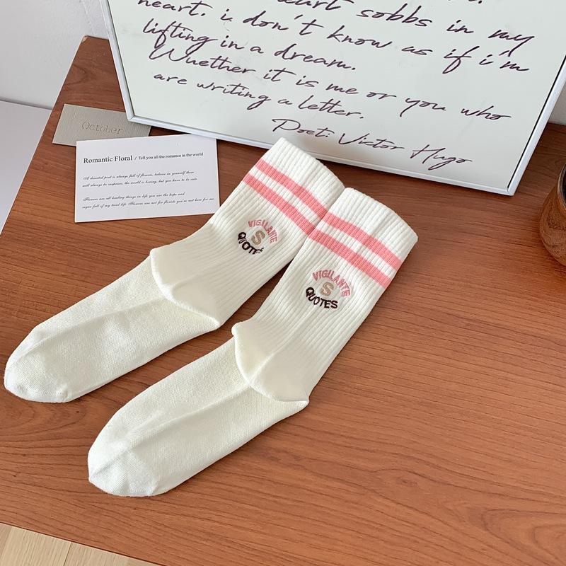 Sokker, vår og sommer Dongdaemun Two Bars Broderte stripete hvite sportssokker, allsidige damesokker