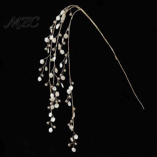 Mantelpiece Holiday Accents Faux Crystal Christmas Tree Picks, Acrylic White Glitter Sprays for Decor And Clear Faceted Beads Wreath Centerpieces,
