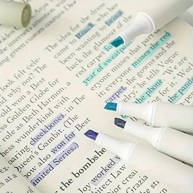 12-Pack of Gradient Highlighters with Random Color Combinations, Soft Tones, Suitable for Students' Drawing and Doodling, Colorful Pens for High
