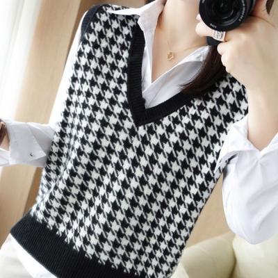 Autumn and Winter New Grid Knitted Vest Women's V-neck Pullover Sleeveless Sweater Loose Outer Jacket