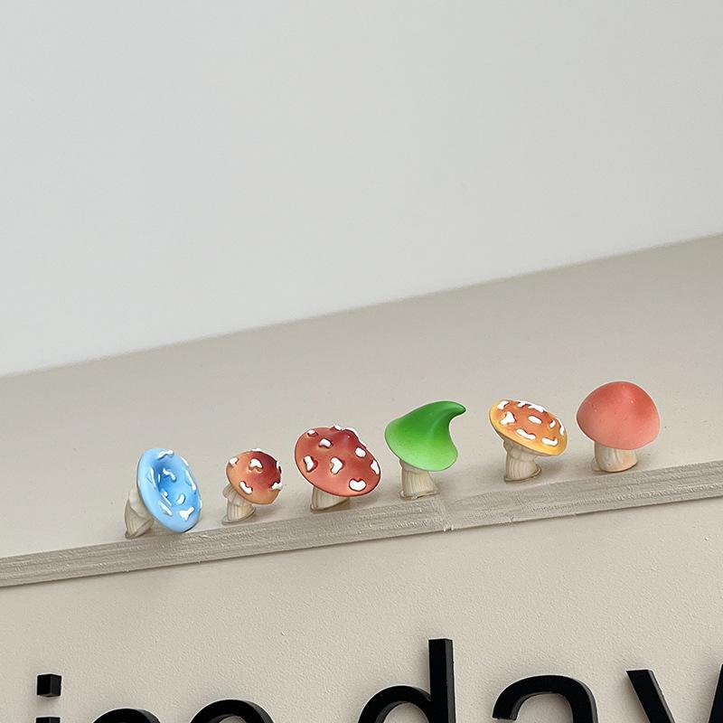 Silk Flower Mushroom Screen Decor: Office Desktop Decompression Ornament