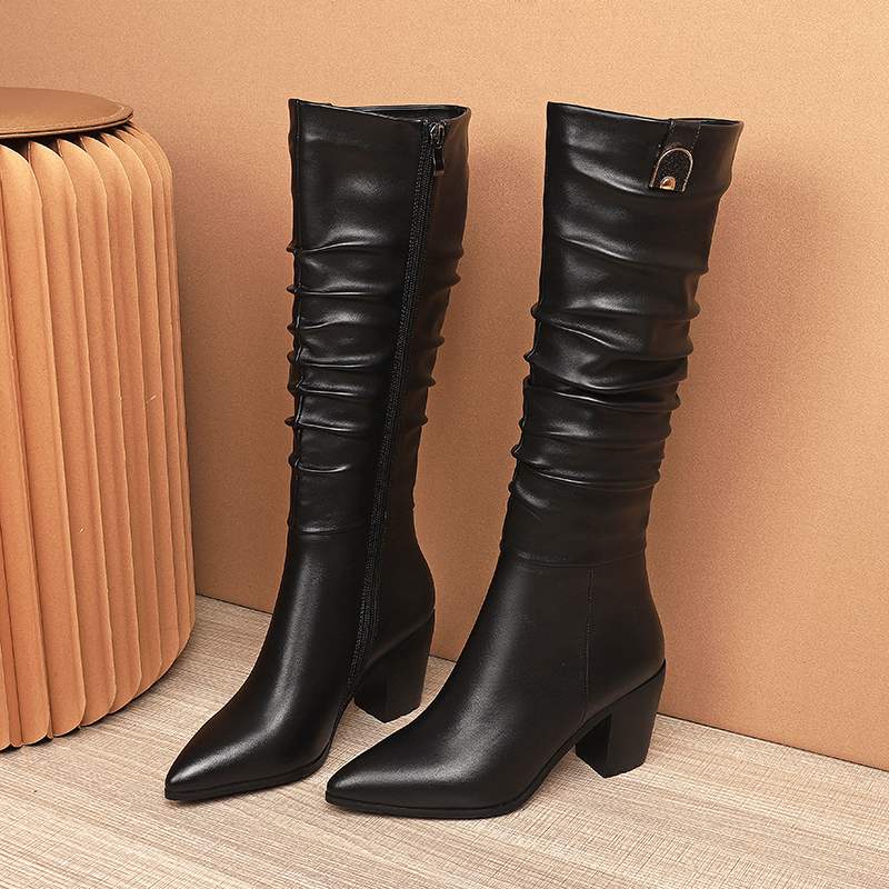 Krazing Pot Buty Jesienno-Zimowe ze Skóry Krowiej Grube Wysokie Obcasy Duży Rozmiar 45 Rozmiar 44 Szpiczasty Nosek Plisowana Dekoracja Kobiety Utrzymują Ciepło Kozaki do Połowy Łydki