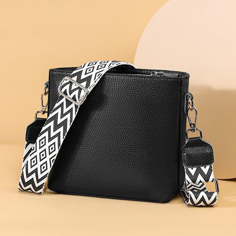 Dámska taška z pravej kože Módna ležérna jednoramenná crossbody taška Hnedá kožená vrecovitá taška