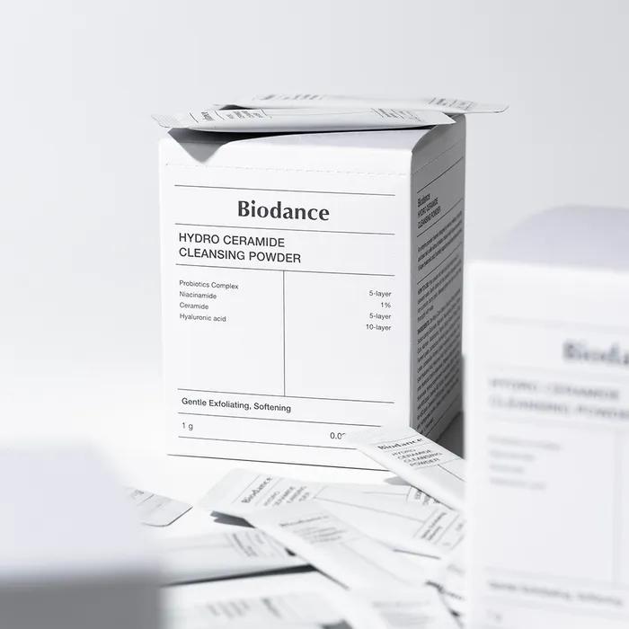 [15vrstvá péče Hyalcera s dvojitou bariérou]_Hydro-Ceramidový čisticí pudr