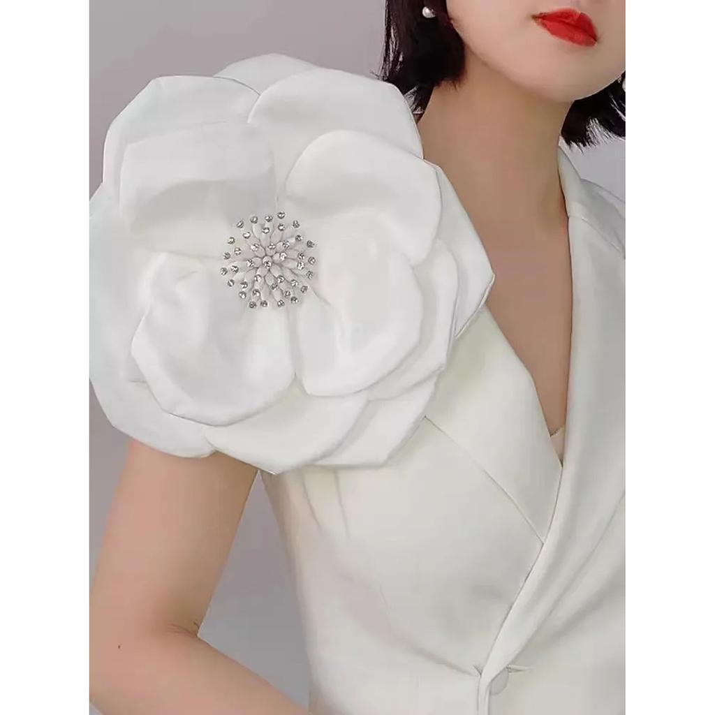 Multi Layer Soft Fabric Large Flower Brooch Stylish Breastpin for Dresses and Tops Floral Shaped Corsage Party Accessory