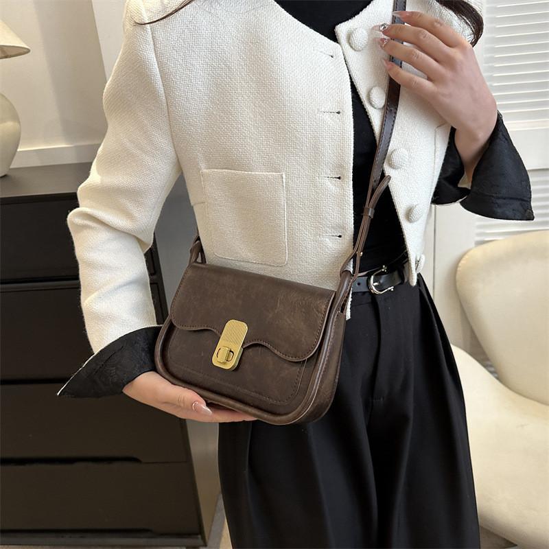 Trendy Minimalist Women's Small Square Crossbody Bag With Soft Pu Material For Casual Use