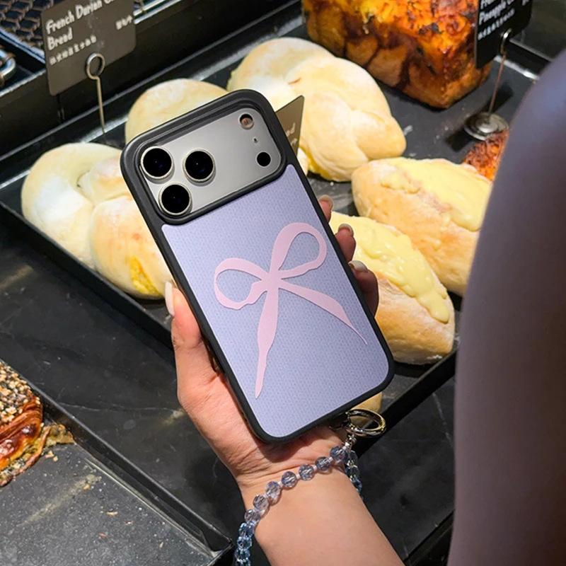 Ins Niche Retro Pattern Bow Is Suitable for Apple 17Promax Mobile Phone Case IP16 Matte PC15Pro Hard Case