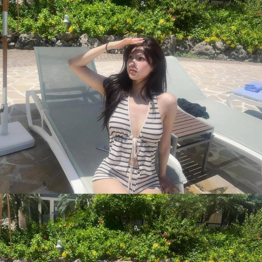Striped Two-Piece Swimsuit with Sexy Cut-Out: Chic and Slimming Vacation Style for Women