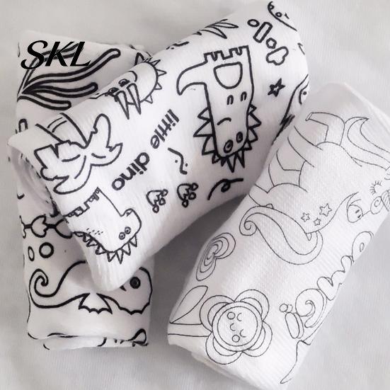 Unique Hand Painted Gift for Besties DIY Coloring Socks Kids Adults, Creative Doodle Socks, Color Your Own Drawing Fabric Markers Kit Craft
