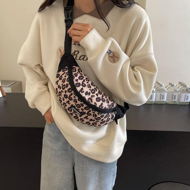 

Fashion leopard print camouflage breast bag messenger bag women s dumpling bag couple fanny bag men s high-end shoulder bag