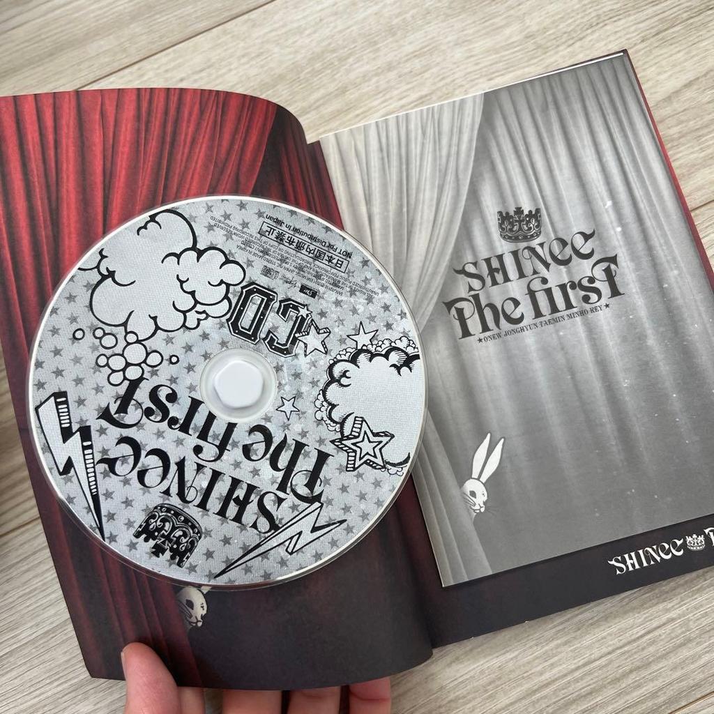 [USED] SHINee The first CD album