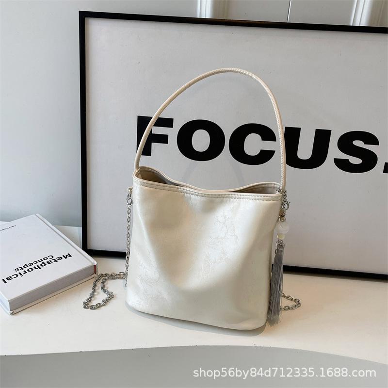 Premium sense Xiaoxiangfeng mini mobile phone bag 2025 spring new diamond chain messenger bag bucket bag