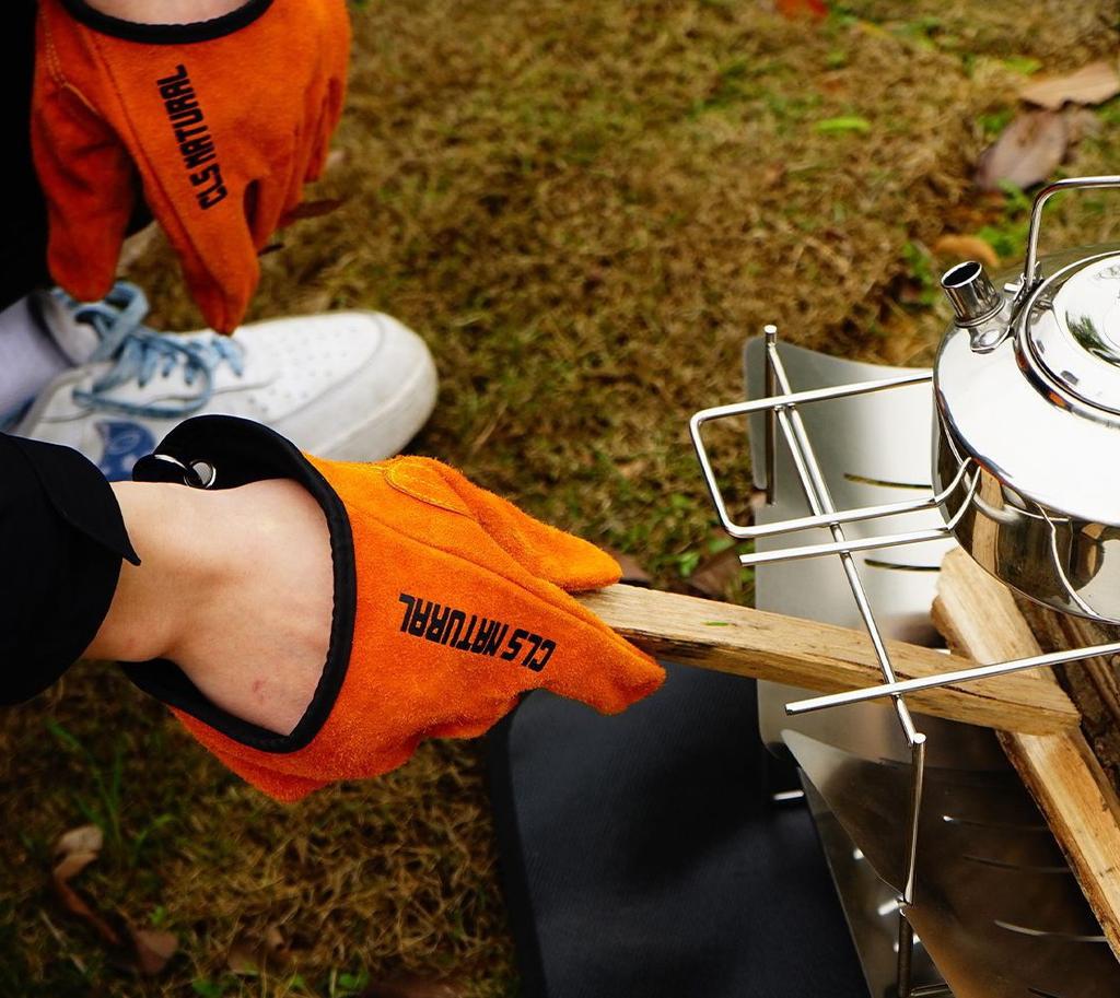 These outdoor gloves are unisex and ideal for camping and barbecues