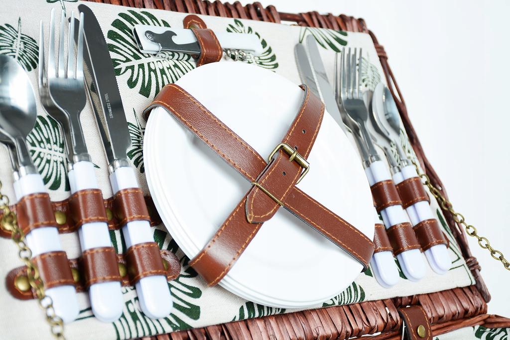 Wiklinowy koszyk piknikowy zestaw plażowy dla 4 osób z talerzami i szklankami