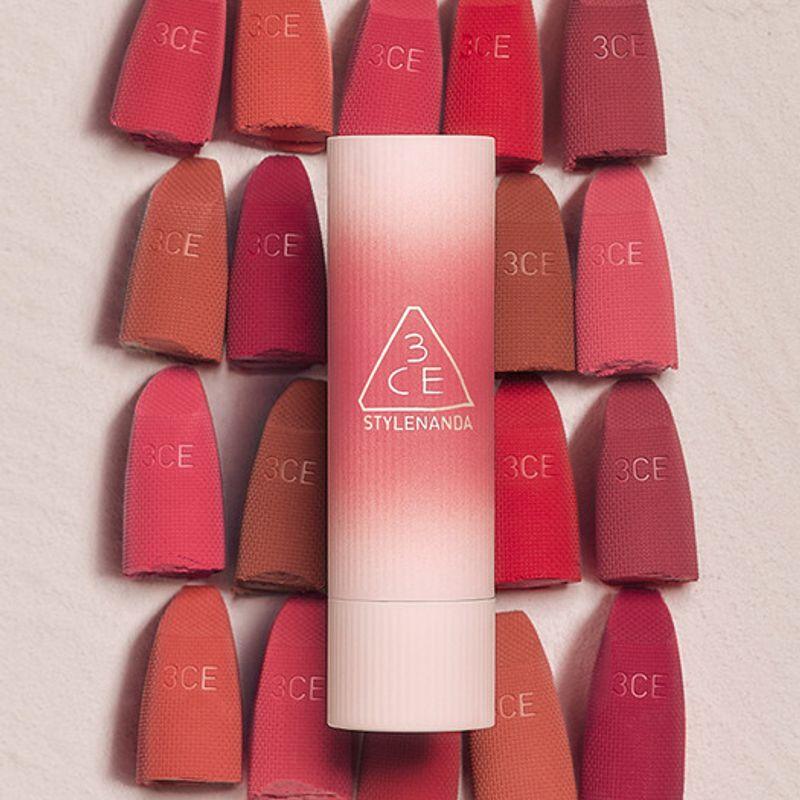 Помада Cashmere Hug #08 HUSH RED