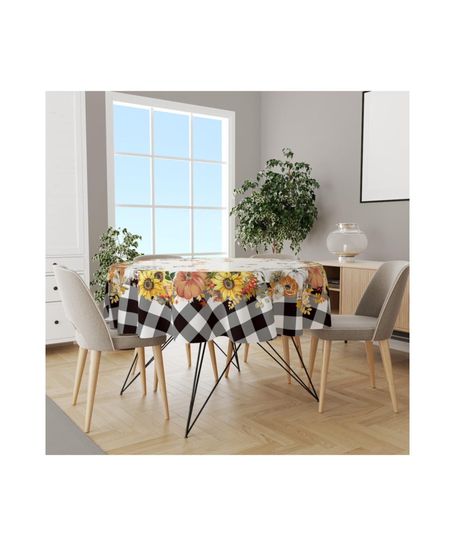 

Осенняя черная клетчатая скатерть из тыквы