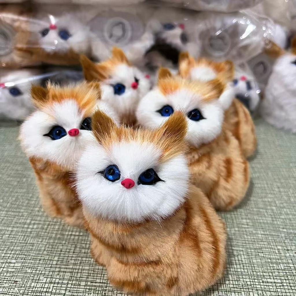 Realistická mňoukající plyšová kočka pro děti a domácí dekoraci