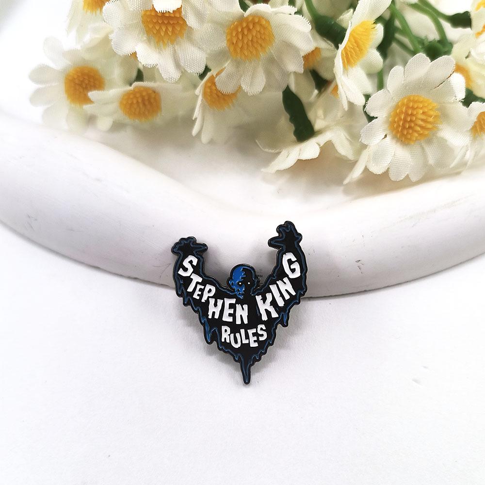Stephen King Horror Novelty Brooch: Unique Badge Jewelry & Bag Accessory Gift