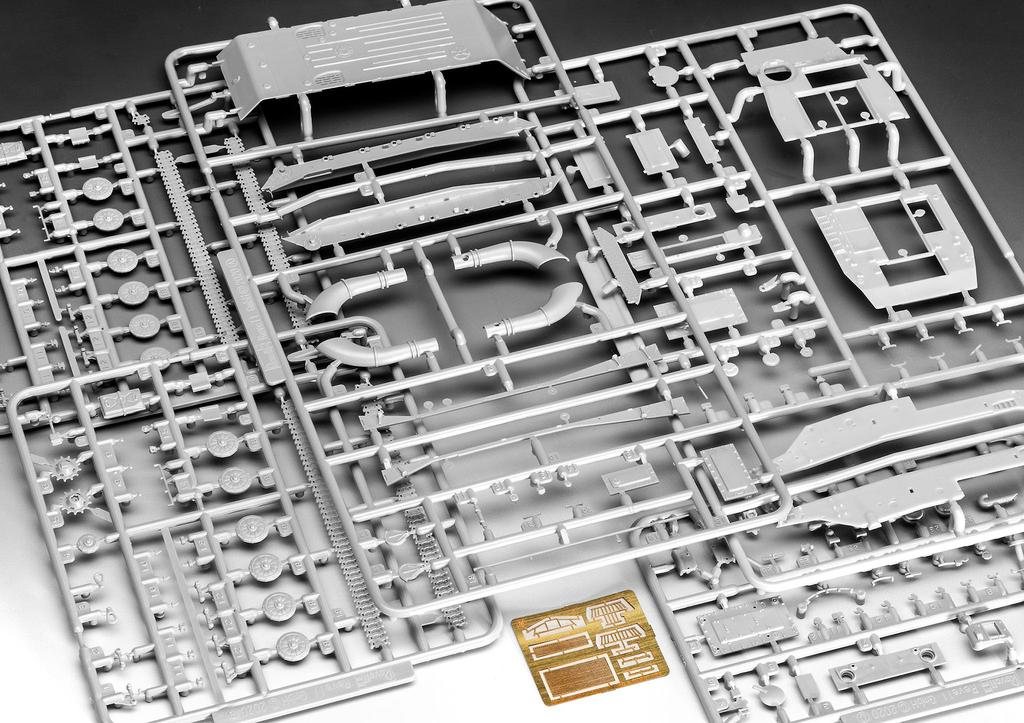 German Revell Soviet Army Plastic Model 03313 1/72 BTR-50PK