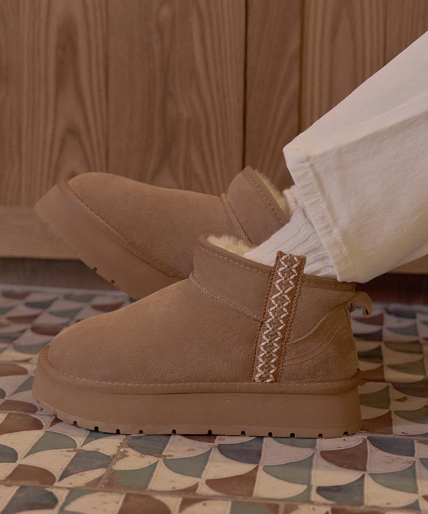 Shoehi Jia Cowhide Sheepskin Fur Thermal Ugg Boots (2 Colors)_B0150