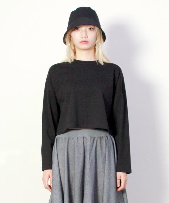 Deumakeu Loose Fit Plain Cropped Long Sleeve T-Shirt Black