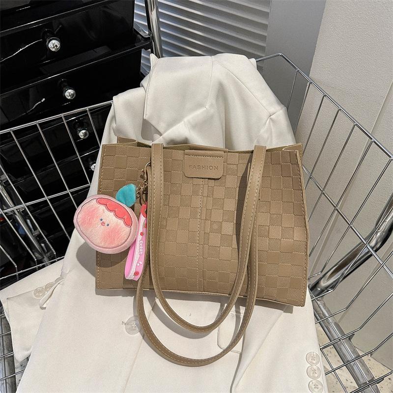 Large Capacity Simple Bag for Women's New Versatile Textured Plaid Shoulder Bag for Class Commuting Toy Bag