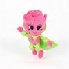 Dandy's World Adorabile Bambola Peluche Supereroe Fiore Rosa con Mantello Verde Morbido Peluche Giocattolo per Regalo Bambini, Decorazione Casa e da Collezione