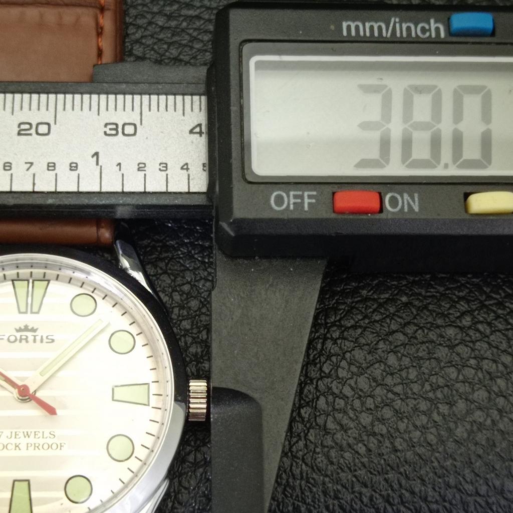 HAND-WINDING VINTAGE SWISS MENS REFURBISHED SILVER COLOR DIAL WATCH A701050-5 R205a-a701050