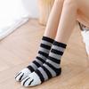 Damen Winter Warme Flauschige Socken Zuhause Boden Schlaf Niedliche Katzenpfoten Socken Verdickte Korallenfleece Fuzzy Socken Strumpfwaren Flauschige Lustige Socken