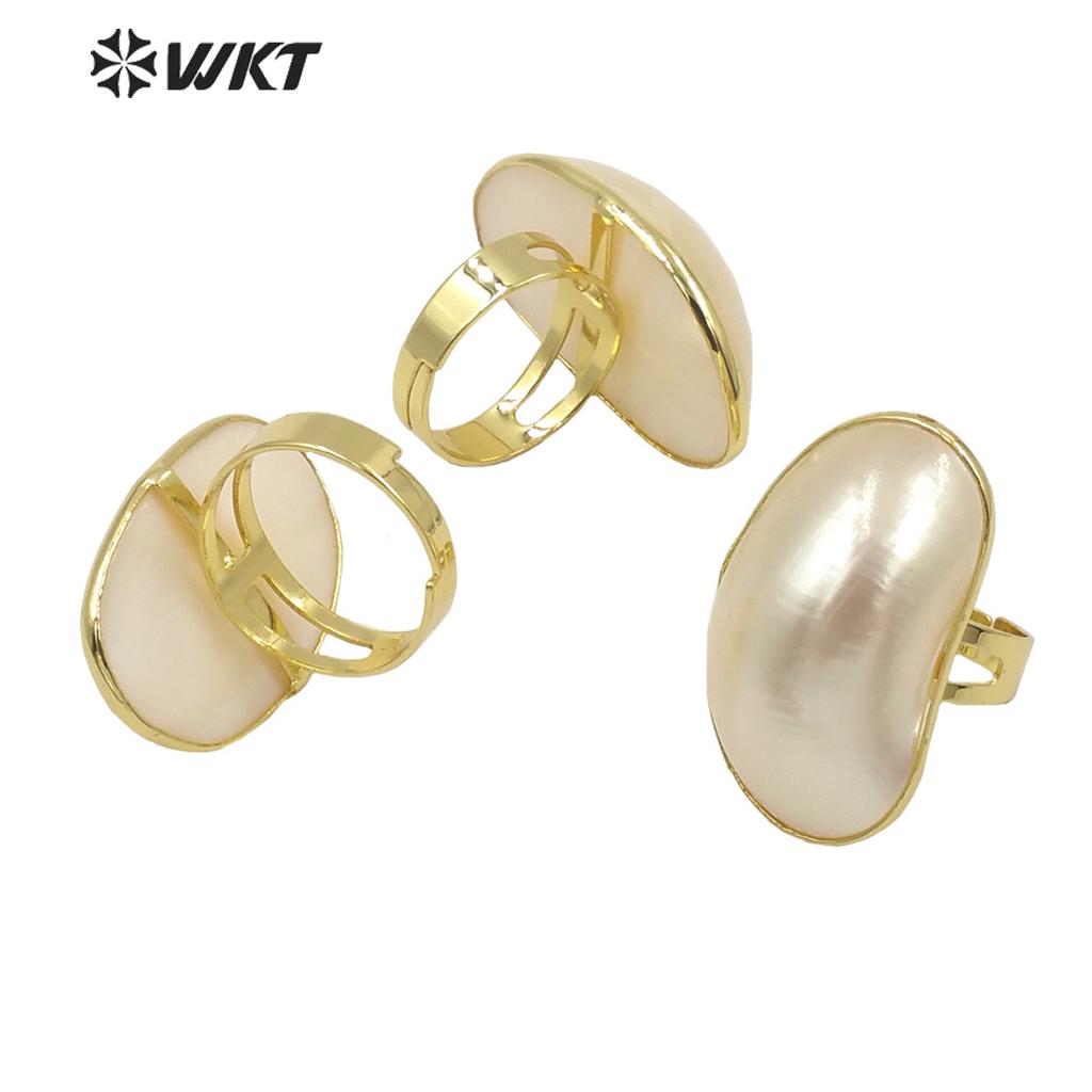 WKT-MPR019 Fashion and Lovely Gold Electroplated Pearl While Dignity Shell Ring for Gift Good-looking Women White Oval MOP Ring
