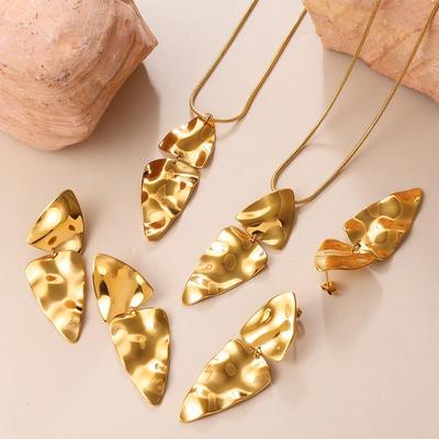 Elegante Set Collana e Orecchini Patchwork Metallico Geometrico - Gioielli Versatili di Lusso Leggero