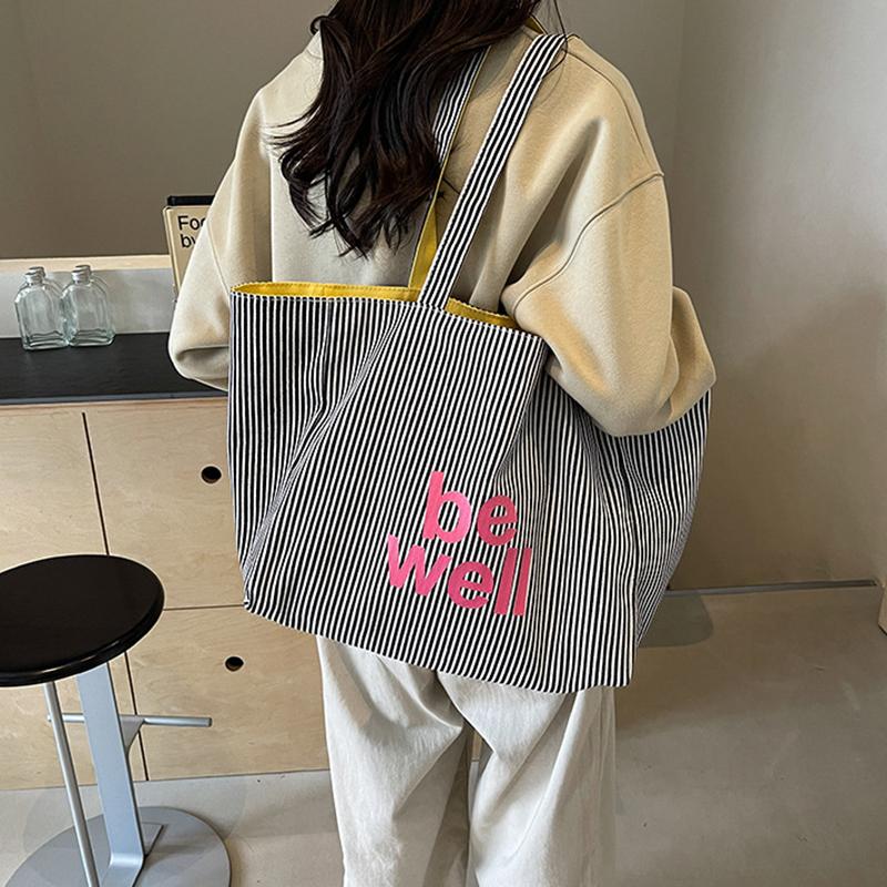 Striped Tote Bag For Women Large Capacity Shoulder Bag Two-sides Reversible Hand Bag Traveling And Shopping Underarm Bag CLE